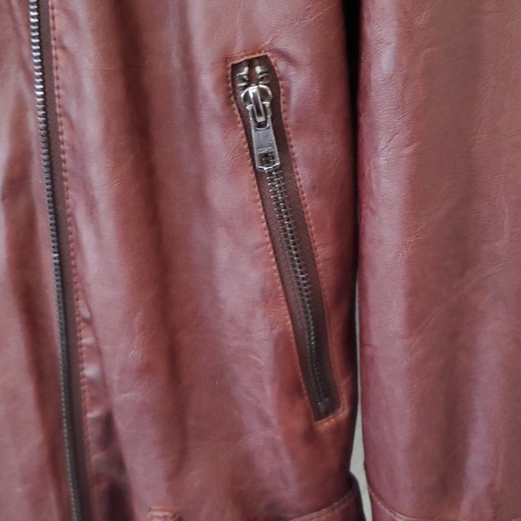 🆕️ WILLIAM RAST™

Kate Pleather Moto Jacket - Picture 11 of 12